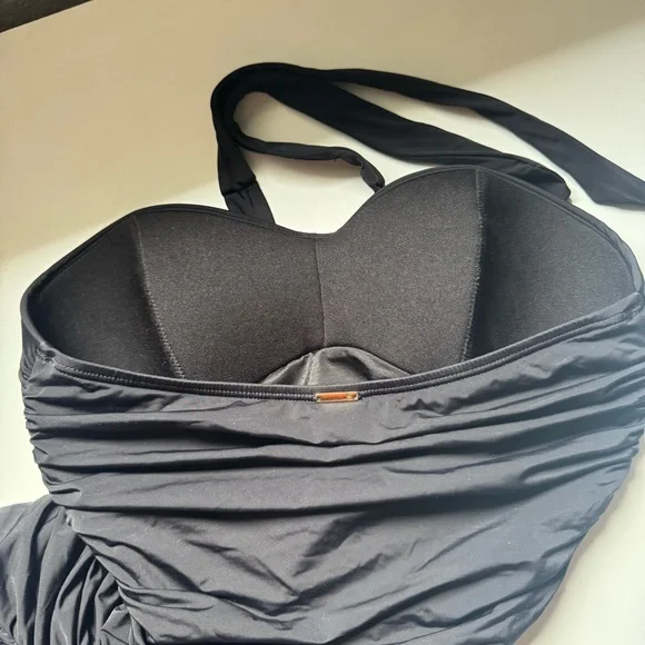 Victoria’s Secret Swim Crossover Halter One Piece - Picture 5 of 7